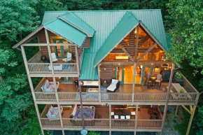 Views For Miles ~ Hot Tub~ Pool Table~Poker Table